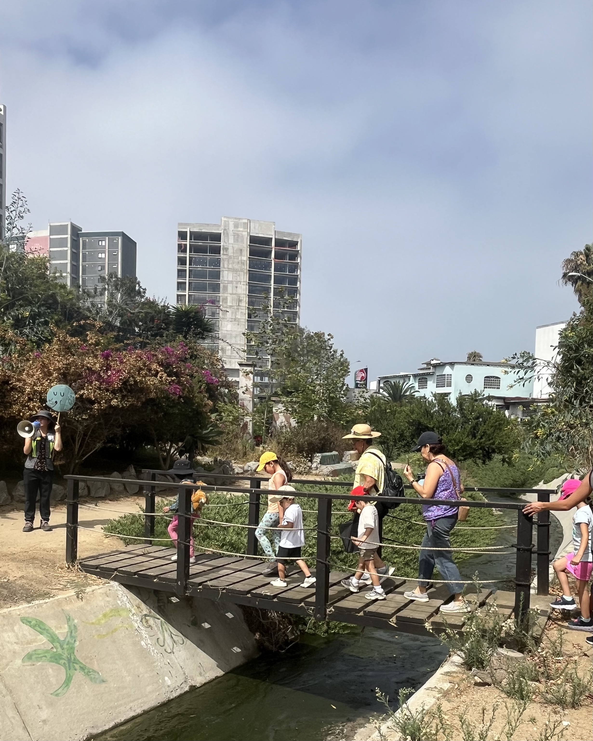 Taller de pintura para niños en el parque central